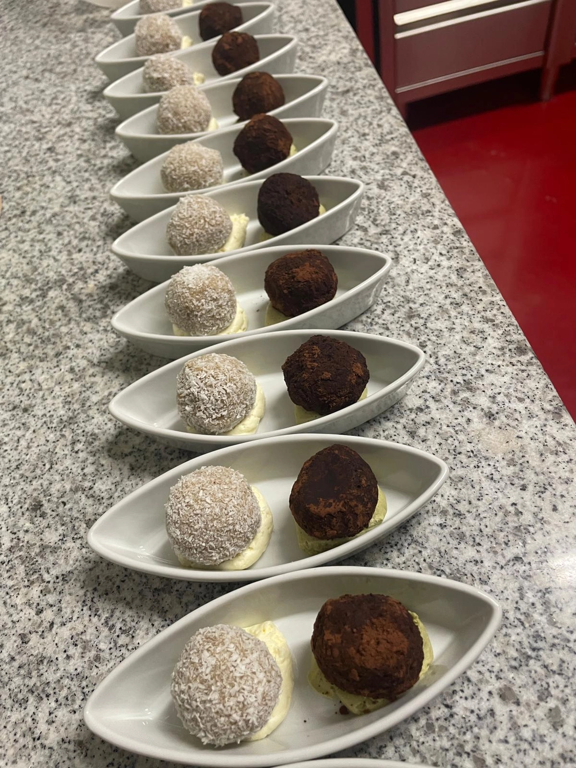 The Brothers – Pasta – Schokoladentrüffel, eine Süßigkeit aus Schokoladenganache.